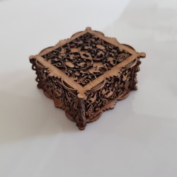 Unique wooden cake box